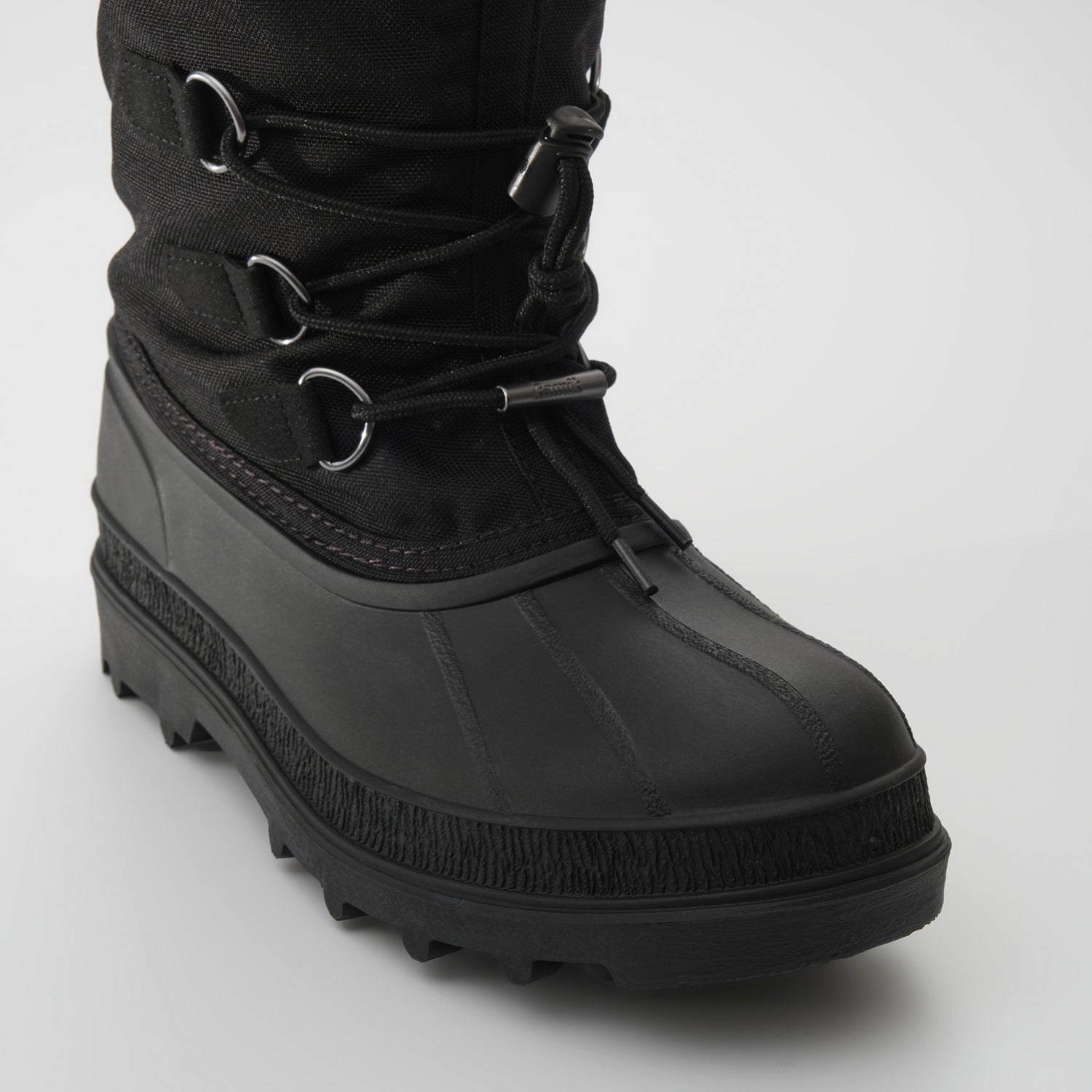 Black,Noir : Canuck Women's Winter Boots - Three-Quarter Front View
