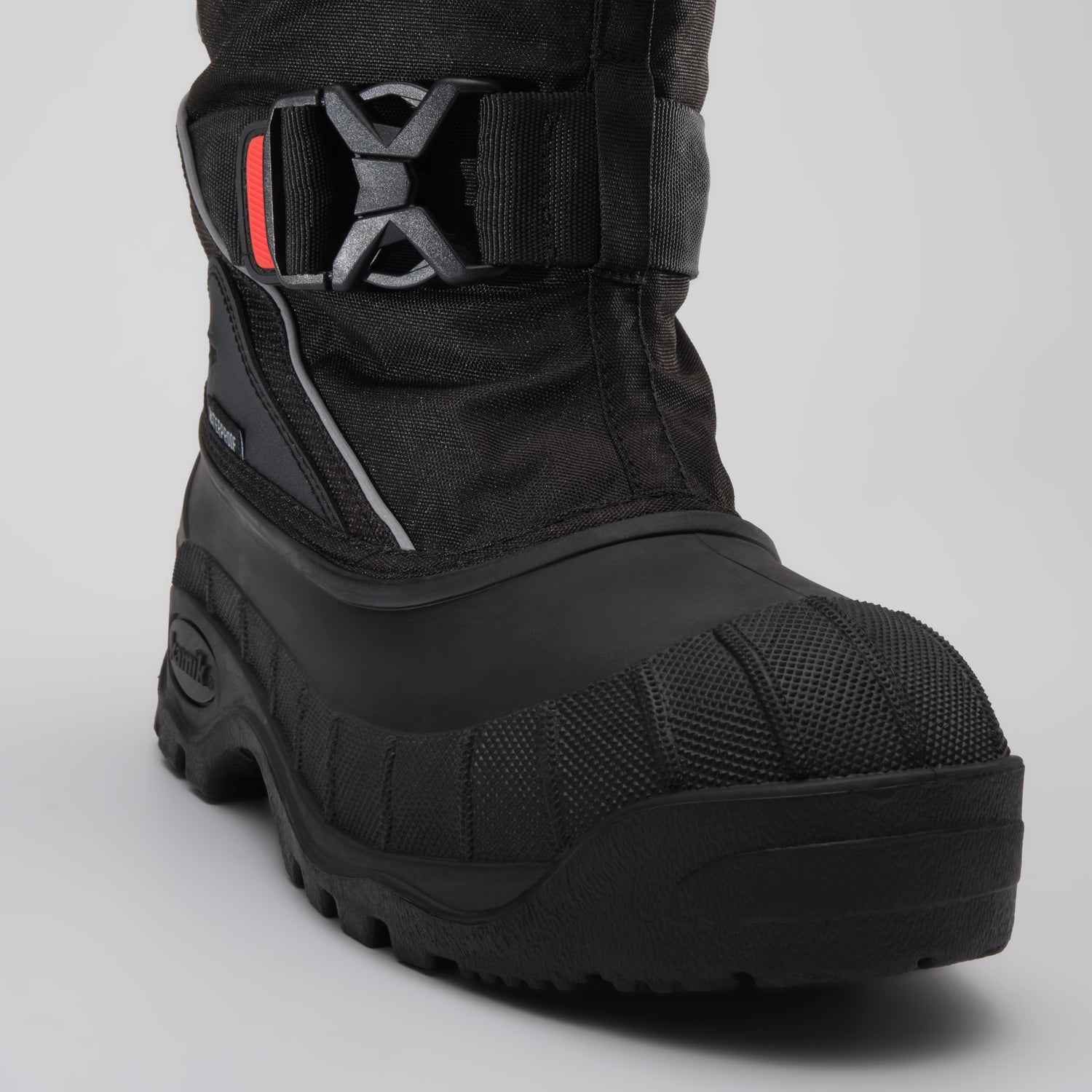 Black,Noir : Cody XT Men's Winter Boots - Three-Quarter Front View