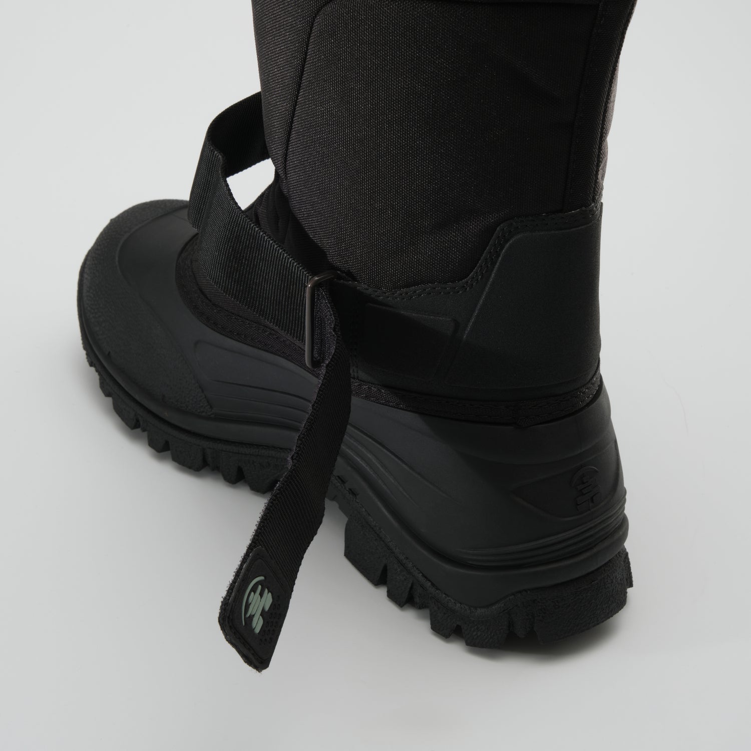 Black,Noir : Greenbay 4 Men's Winter Boots - Three-Quarter Back View