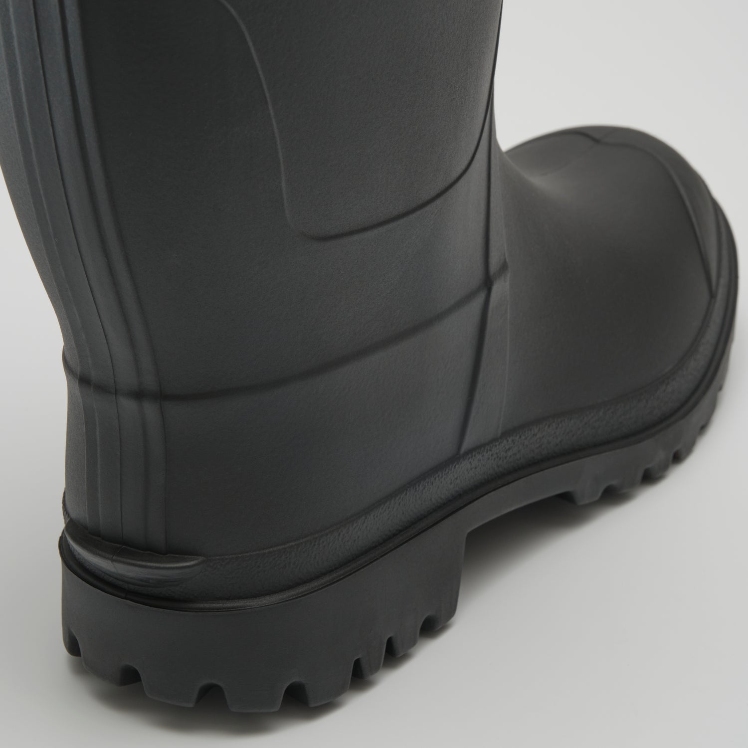 Black,Noir : Michael Men's Rain Boots - Three-Quarter View Close-up