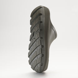 Dark Olive,Olive foncé : Nova Waterproof Unisex Clogs - Outsole View