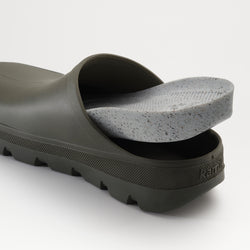 Dark Olive,Olive foncé : Nova Waterproof Unisex Clogs - Insole View
