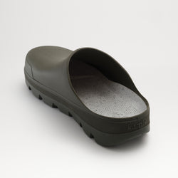Dark Olive,Olive foncé : Nova Waterproof Unisex Clogs - Three-Quarter Back View