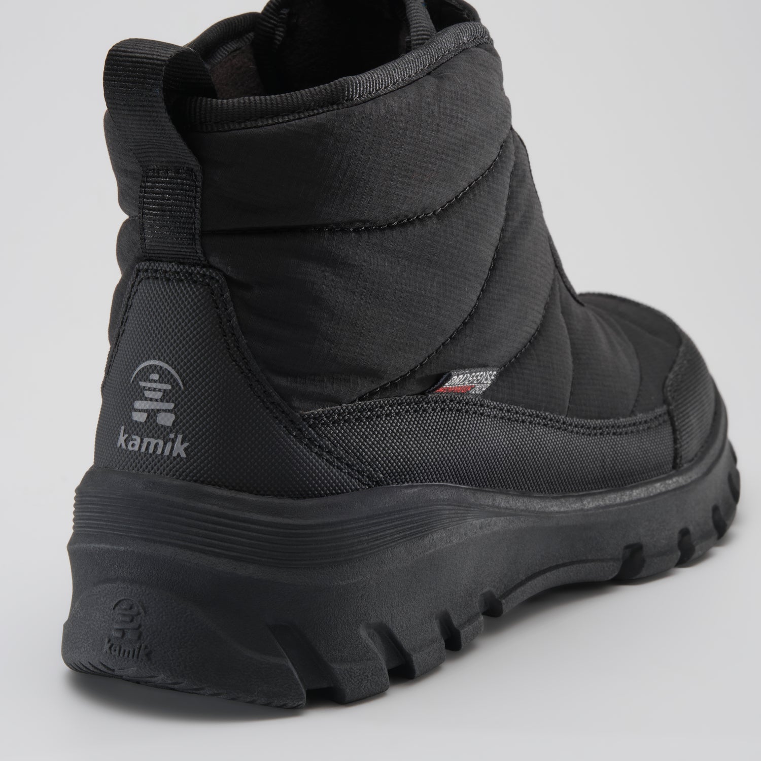 Black,Noir : Snowdon Low Wide Women's Winter Boots - Three-Quarter Back View