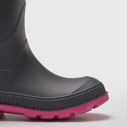 Charcoal-Magenta,Charbon-Magenta : Stomp Kids' Rain Boots - Side View Close-up